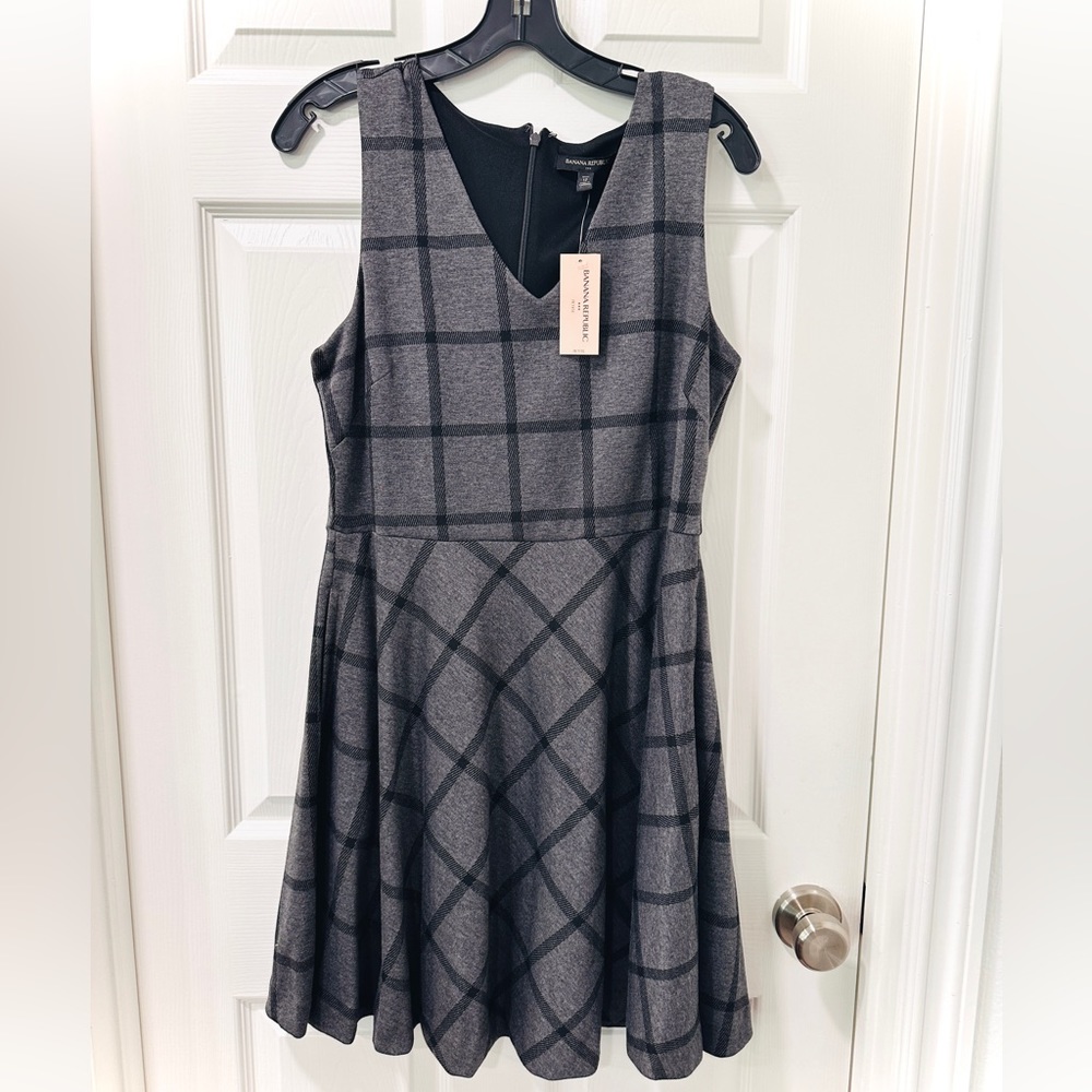 NWT Banana Republic Fit & Flare Gray Plaid Dress - Sz: 12P